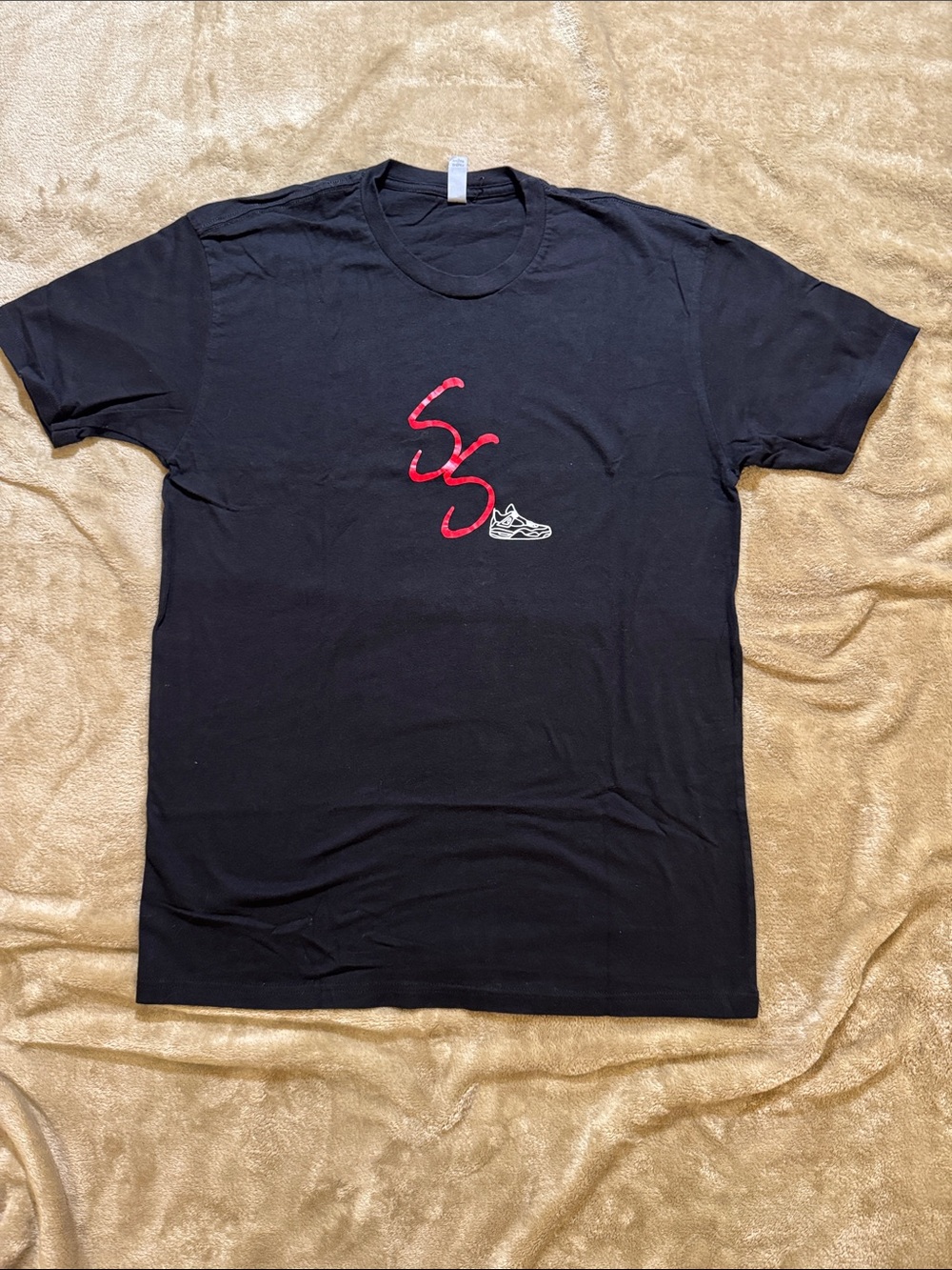 Black sneaker tee